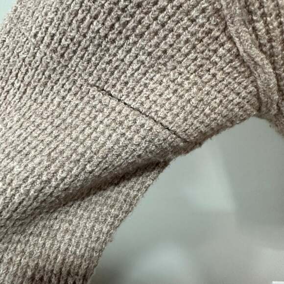 Aerie V-Neck Waffle Knit Hoodie Pullover Sweater in Tan, Sz M, *See flaw - Picture 7 of 7